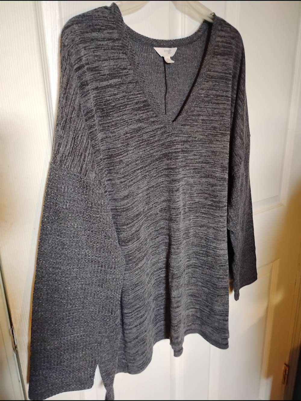 Women's V-neck Sweater